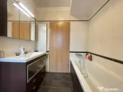 Apartament cu 5 camere si terasa spatioasa + 2 locuri de par 