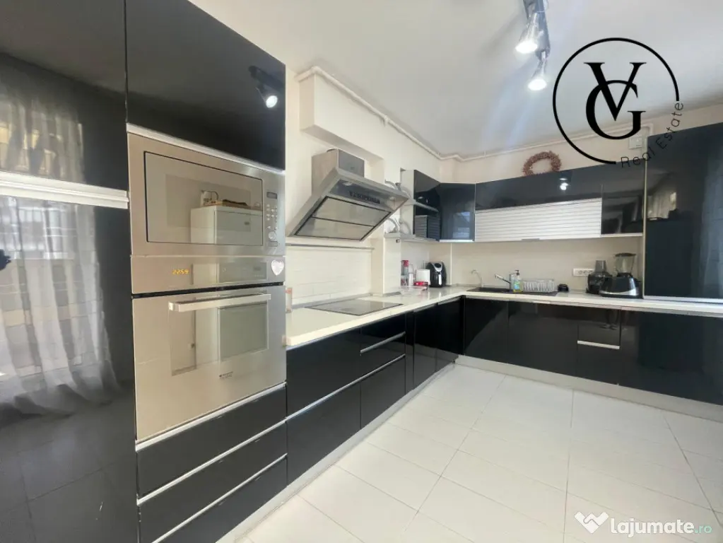 Apartament cu 5 camere si terasa spatioasa + 2 locuri de par