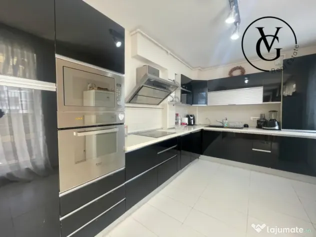Apartament cu 5 camere si terasa spatioasa + 2 locuri de par