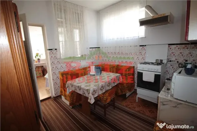 VILA P E M, ideala pentru doua familii, Orasul de Jos!