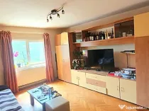 Apartament 4 camere, decomandat - zona Tractorul