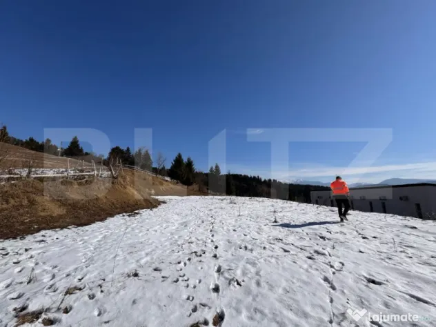 Teren de vânzare la Colibița – cu vedere panoramică spr