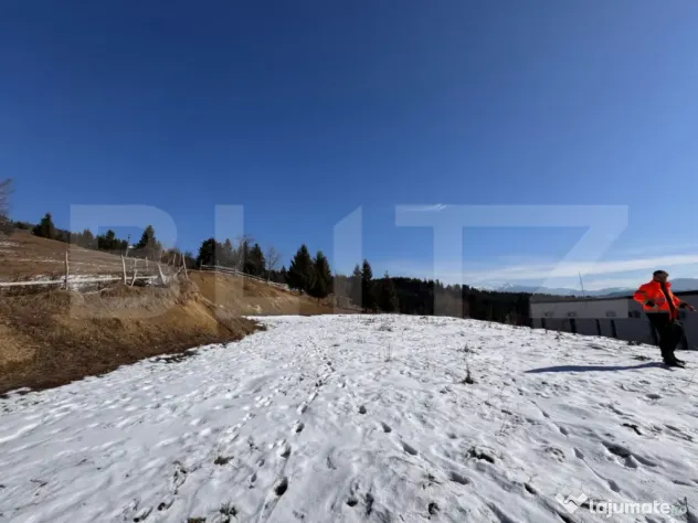 Teren de vânzare la Colibița – cu vedere panoramică spr