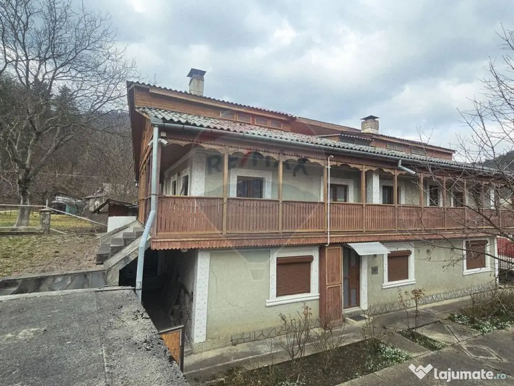 Casă solidă din cărămidă, mobilată, garaj, teren ge...