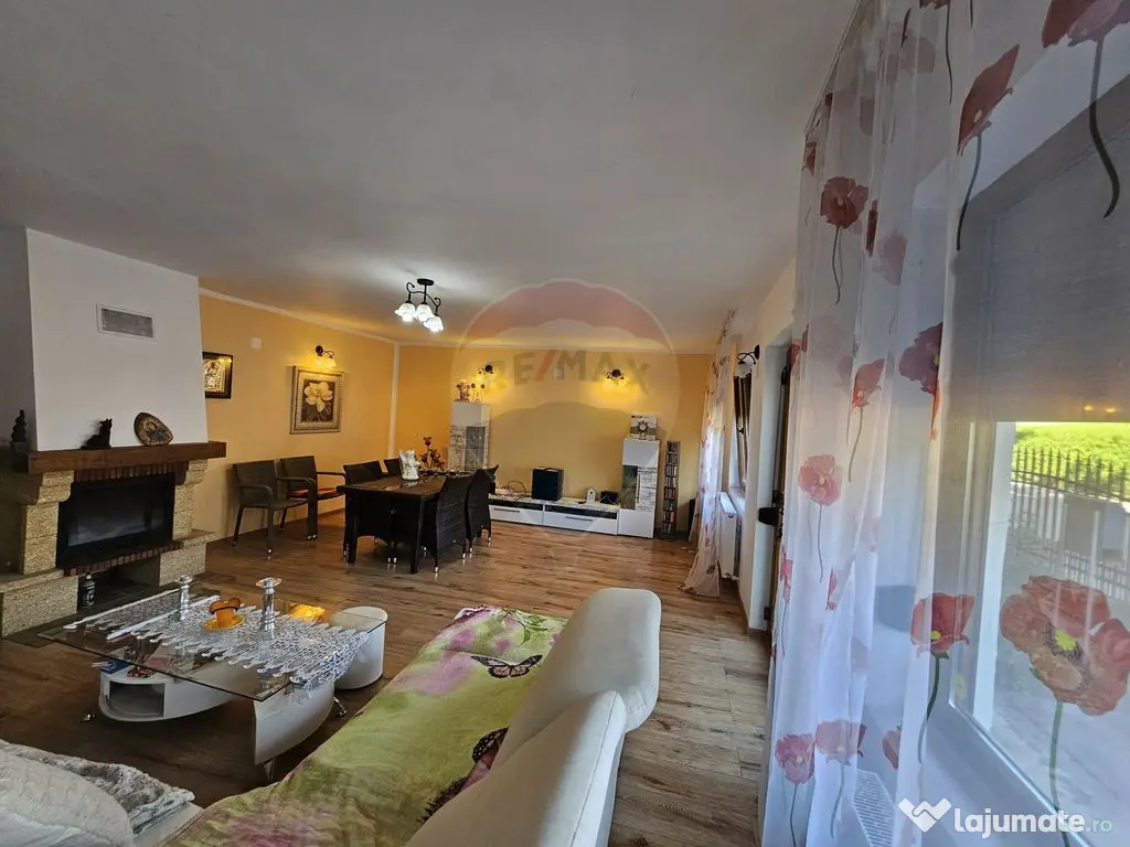 Casă solidă din cărămidă, mobilată, garaj, teren ge...