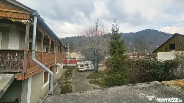 Casă solidă din cărămidă, mobilată, garaj, teren ge...