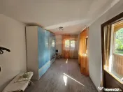 Casă solidă din cărămidă, mobilată, garaj, teren ge...