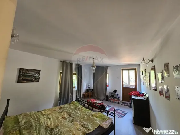 Casă solidă din cărămidă, mobilată, garaj, teren ge...