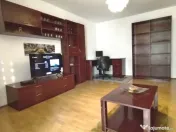 Unirii-Mamulari, spate magazin, decomandat, 3 min. metrou, etaj 2. 