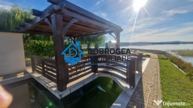 9 MAI - VILA CU VEDERE SI DESCHIDERE LAC CASLA, PISCINA IN