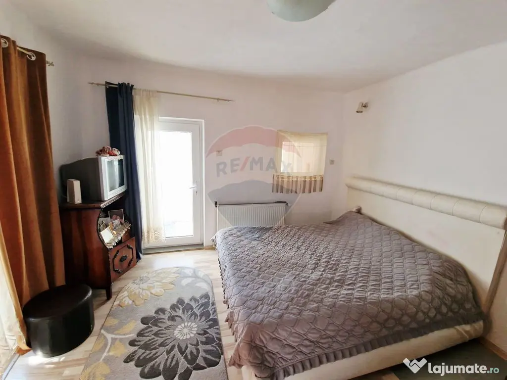 Vand sau schimb cu apartament 2 sau 3 camere si diferenta