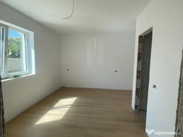 Apartament 2 camere|loc parcaare inclus|zona foarte buna
