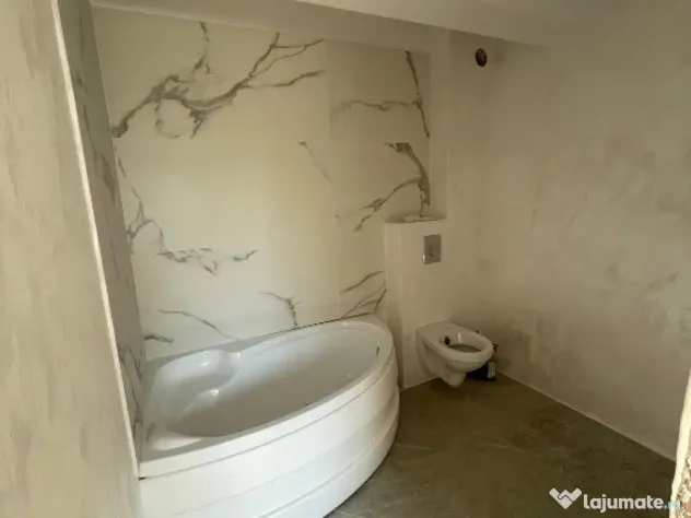 Apartament 2 camere|loc parcaare inclus|zona foarte buna