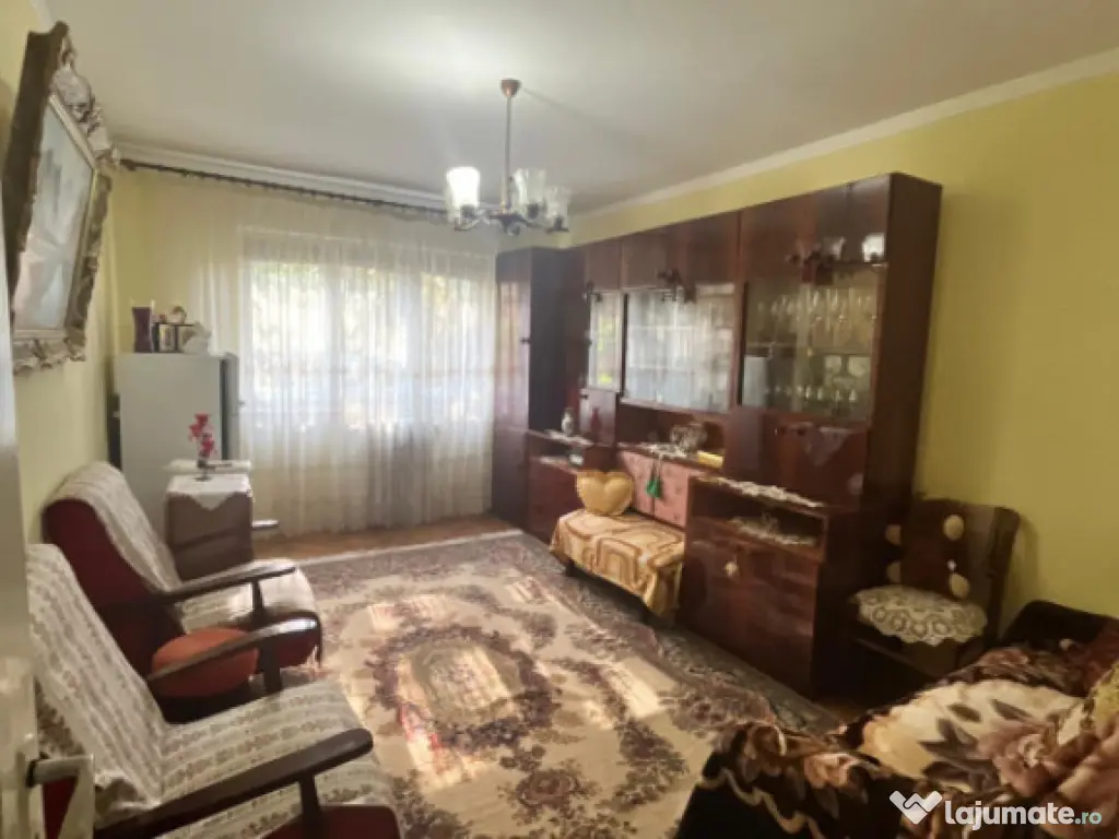 Apartament 3 camere, etaj 2, Garaj, Radauti