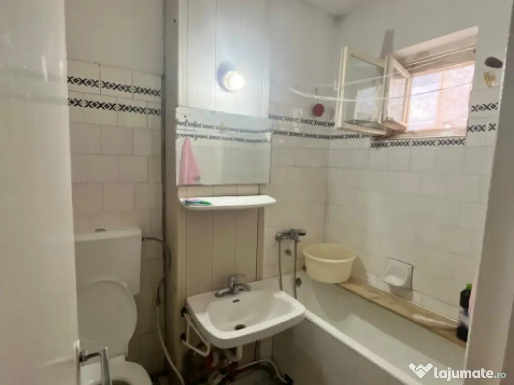 Apartament 3 camere, etaj 2, Garaj, Radauti