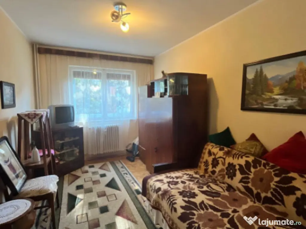 Apartament 3 camere, etaj 2, Garaj, Radauti