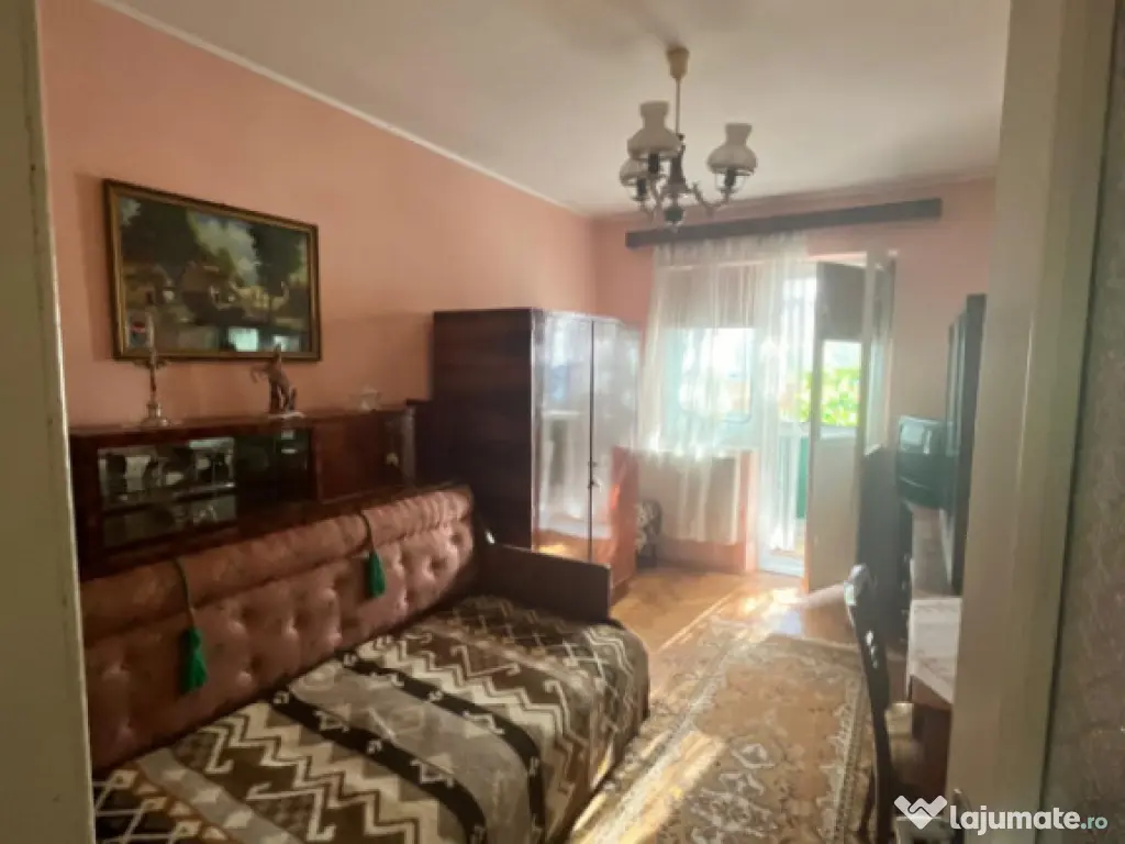 Apartament 3 camere, etaj 2, Garaj, Radauti