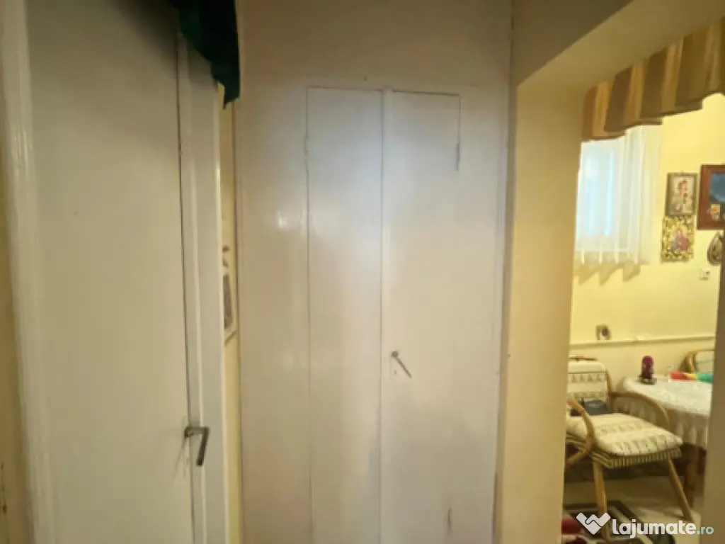 Apartament 3 camere, etaj 2, Garaj, Radauti