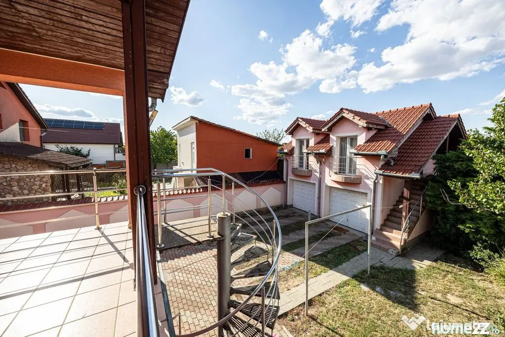 Vilă cu 6 camere în zona rezidențială - Poltura