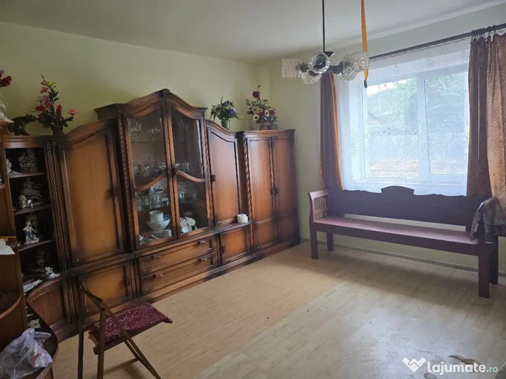 Casa loc SUMUGIU , sc 200 mp , parte veche si noua, ter 2670, sosea