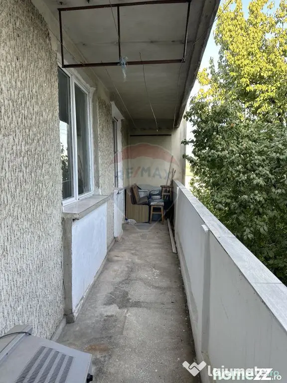 Apartament cu 4 camere de vânzare Roman central