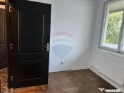 Apartament cu 4 camere de vânzare Roman central