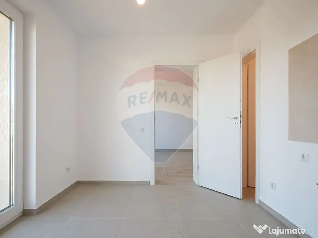 Garsoniera decomandata, 40 mp utili, etaj 1 | ROKMAN | Zo...