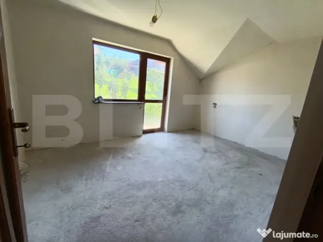 Casa cu 5 camere, în suprafață de 200 mp, Zalau