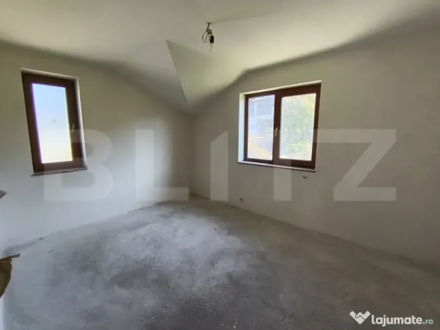 Casa cu 5 camere, în suprafață de 200 mp, Zalau