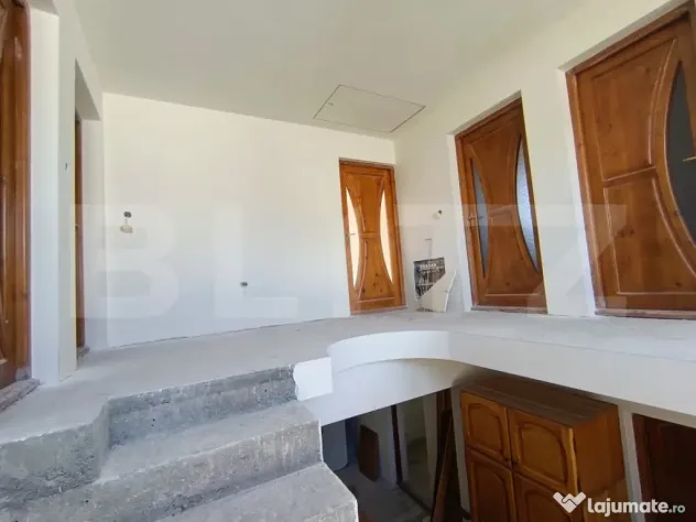 Casa cu 5 camere, în suprafață de 200 mp, Zalau