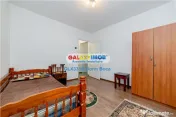 Apartament 3 camere BASARABIA (str. Soldat Petre M. Tina) 