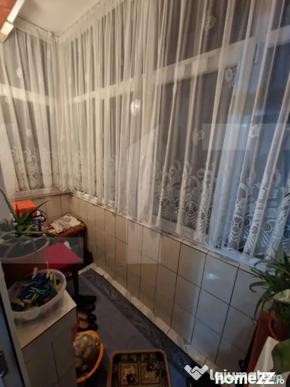 Apartament cu 2 camere renovat, 50 mp utili, zona centrală,