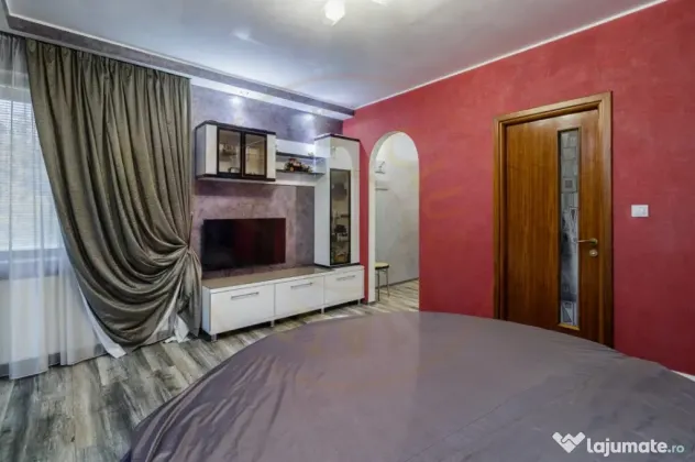 Vilă individuală cu piscină, garaj dublu • teren 766 mp