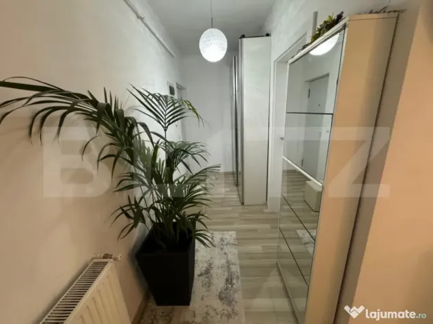 Apartament de vânzare, cu 3 camere, mobilat și utilat