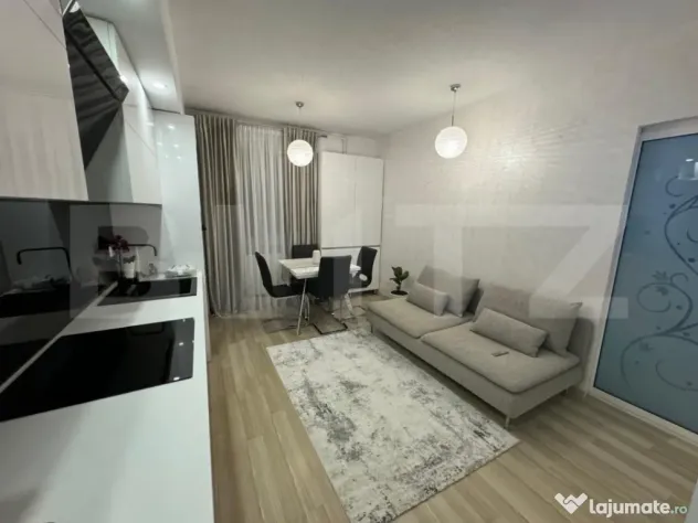 Apartament de vânzare, cu 3 camere, mobilat și utilat