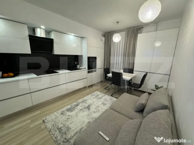 Apartament de vânzare, cu 3 camere, mobilat și utilat