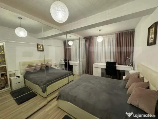 Apartament de vânzare, cu 3 camere, mobilat și utilat