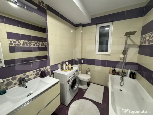 Apartament de vânzare, cu 3 camere, mobilat și utilat