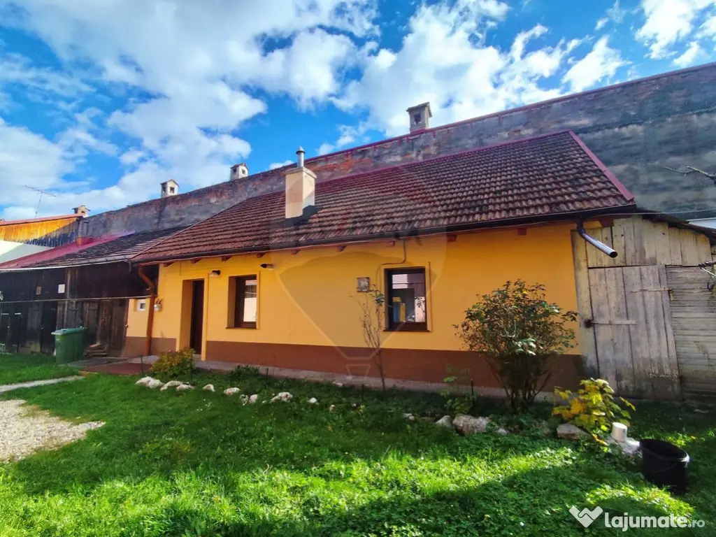 Casă individuală cochetă, 1 dormitor, renovată, Str. ...