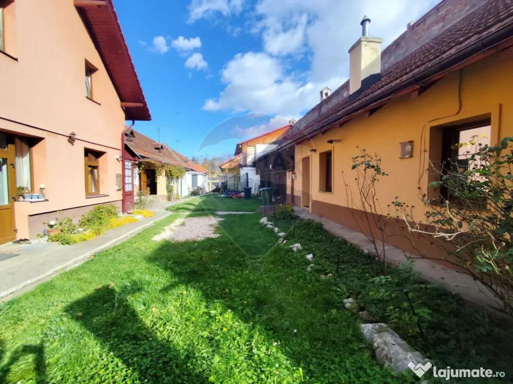 Casă individuală cochetă, 1 dormitor, renovată, Str. ...
