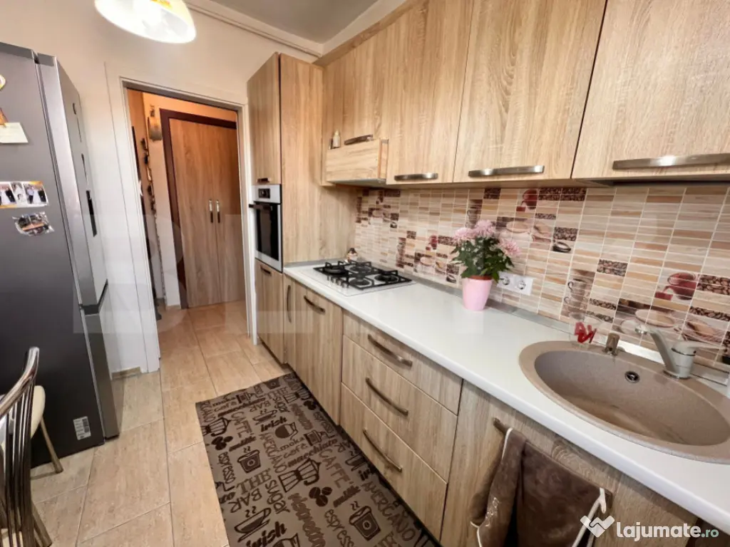 Se vinde apartament renovat si mobilat