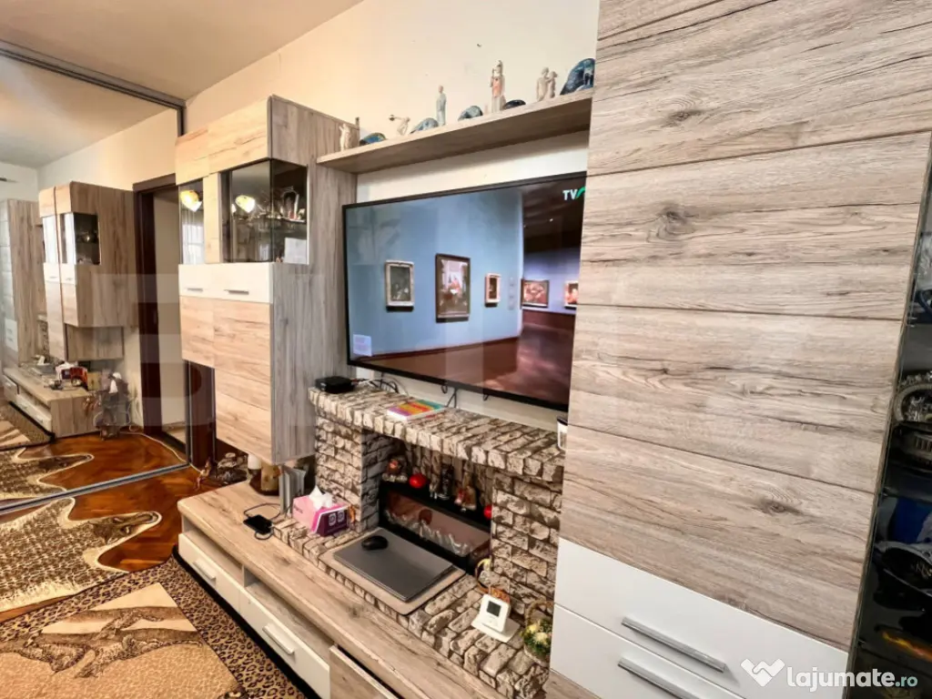 Se vinde apartament renovat si mobilat