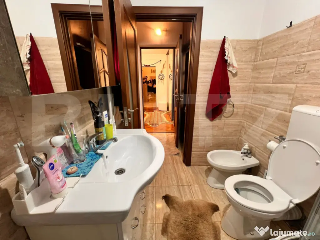 Se vinde apartament renovat si mobilat