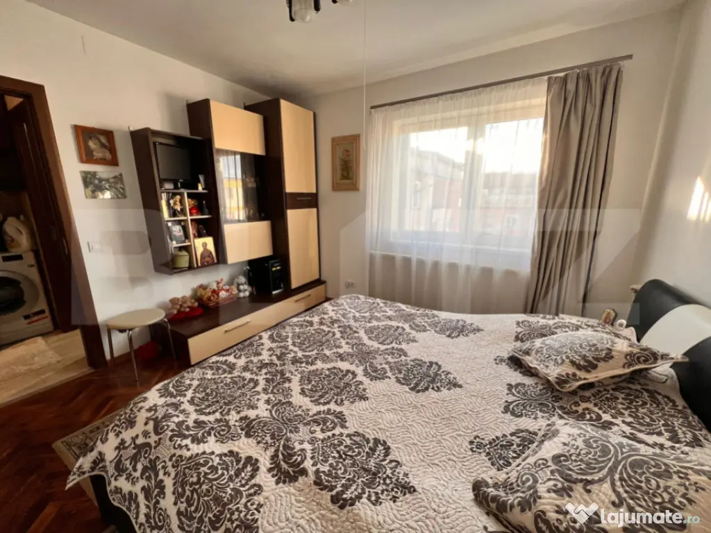 Se vinde apartament renovat si mobilat