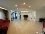 Casă / Vilă deosebită în Golești S+P+1E 