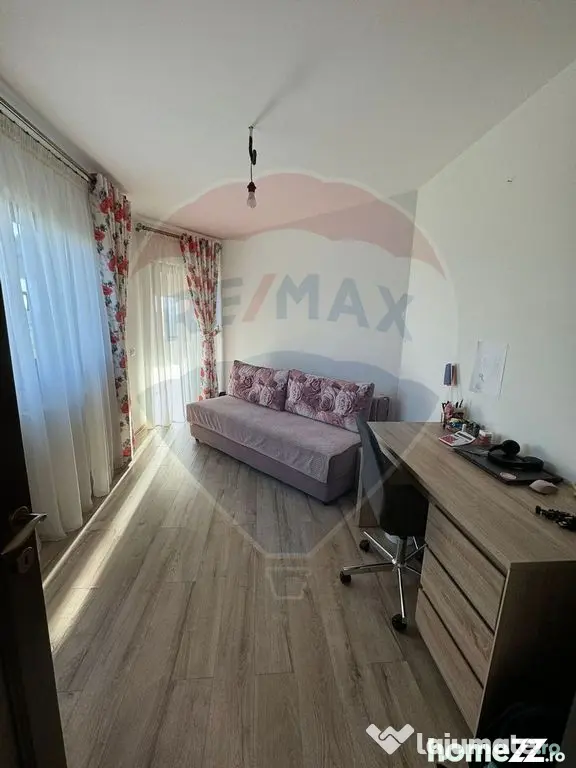 Casă / Vilă deosebită în Golești S+P+1E