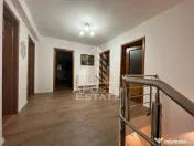 Casa individuala cu 6 camere, 3 bai, garaj, teren 500 mp si 2 fronturi 