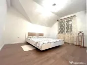 Casa individuala cu 6 camere, 3 bai, garaj, teren 500 mp si 2 fronturi 