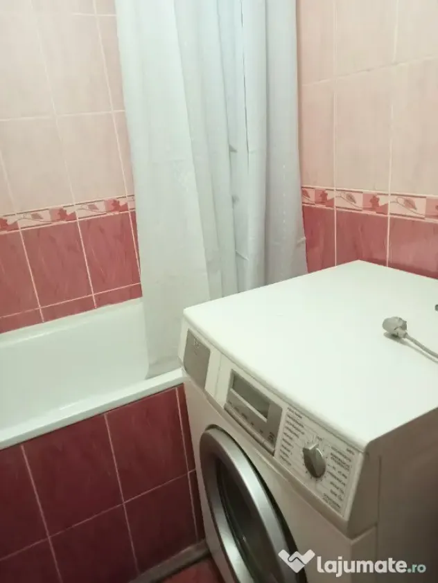 Garsoniera de inchiriat in zona Titan