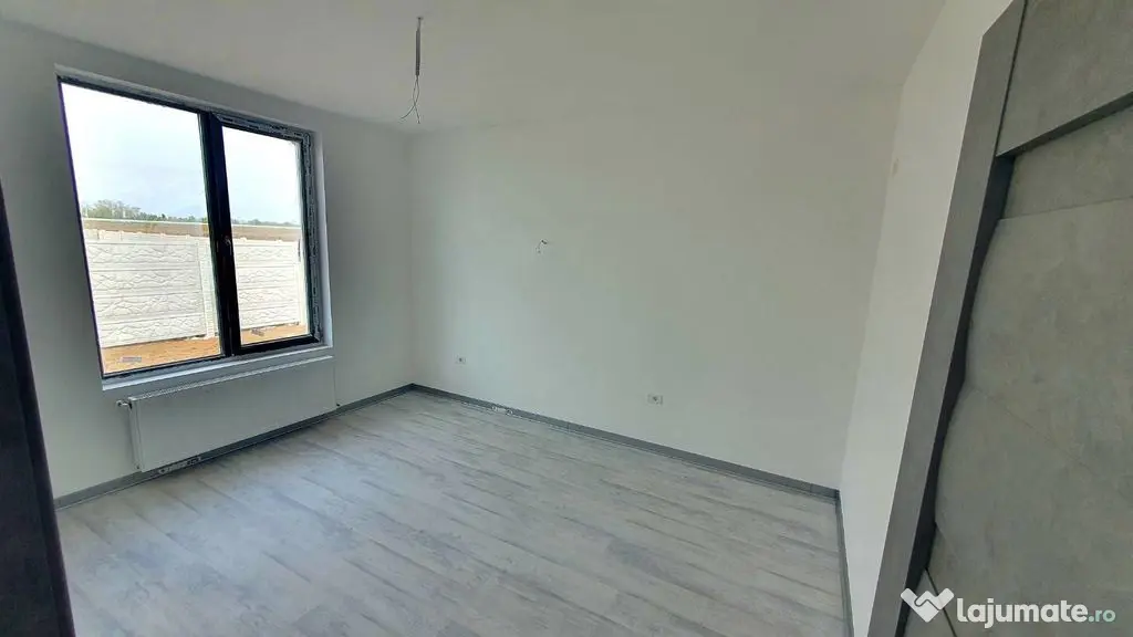 Vila finisata la cheie 4cam fara etaj/intrare com. Bercen...